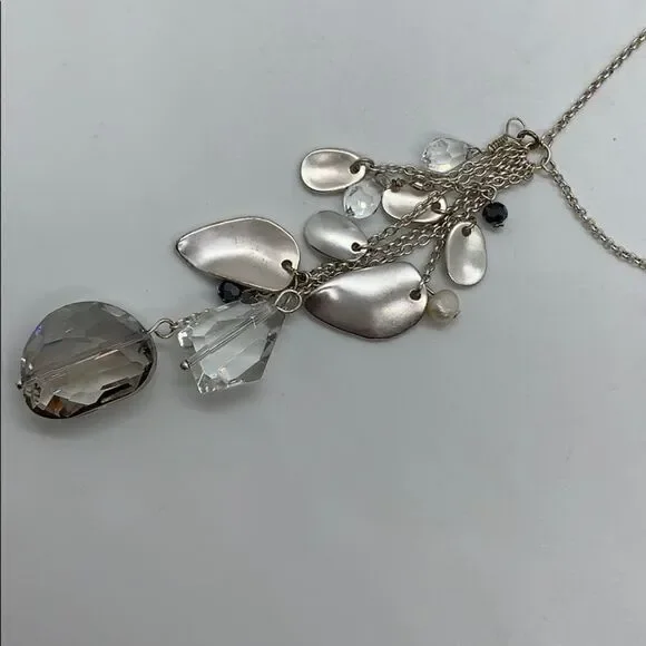 Silver tone and crystal pendant necklace. - Picture 3 of 5